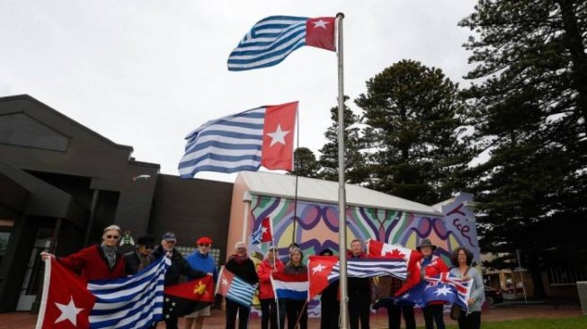 Kumpulan Berita PAPUA MERDEKA: Bendera Papua Merdeka Berkibar di Banyak