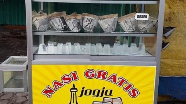 Gerakan Nasi Gratis di Jogja, Siapapun Boleh Mengambil dan Mengisi