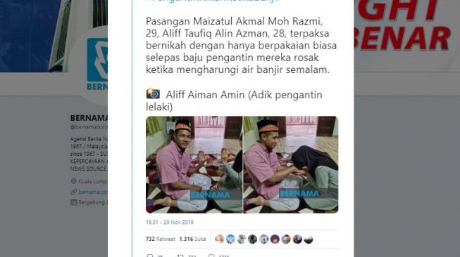 Pengantin nikah setelah diterjang banjir. (Twitter/@bernamadotcom)