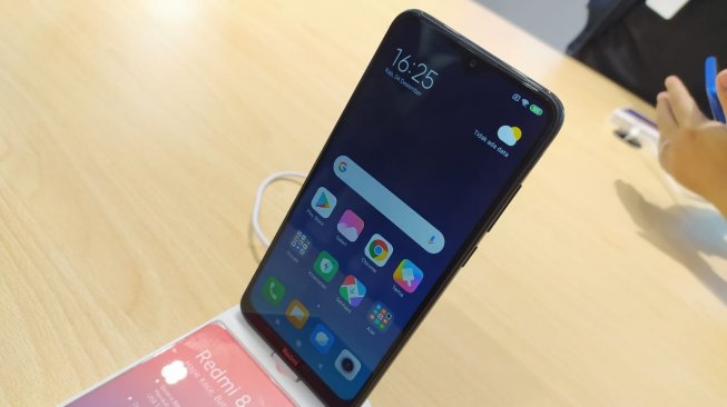 Xiaomi Indonesia memperkenalkan Redmi 8 di Jakarta, Rabu (4/12/2019). [Suara.com/Tivan Rahmat]