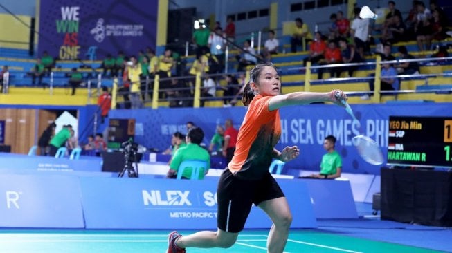 Pebulutangkis tunggal putri Indonesia, Ruselli Hartawan, meraih tiket babak perempat final SEA Games 2019 usai mengalahkan Vu Thi Trang (Vietnam), Kamis (5/12). [Humas PBSI]