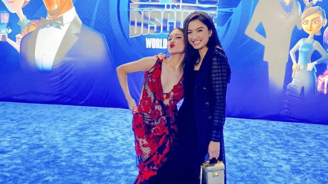 Raline Shah dan Niki Zefanya saat menghadiri World Premiere Spies in Disguise