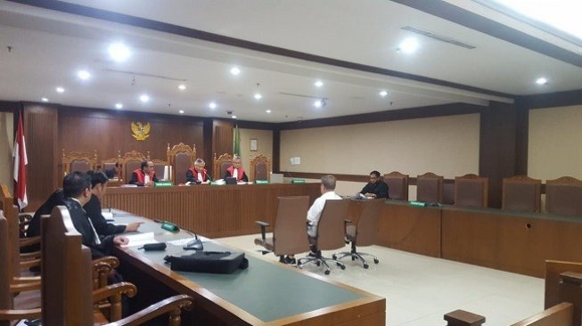 Gubernur Kepri Nurdin Dituntut 6 Tahun Penjara dan Cabut Hak Politik