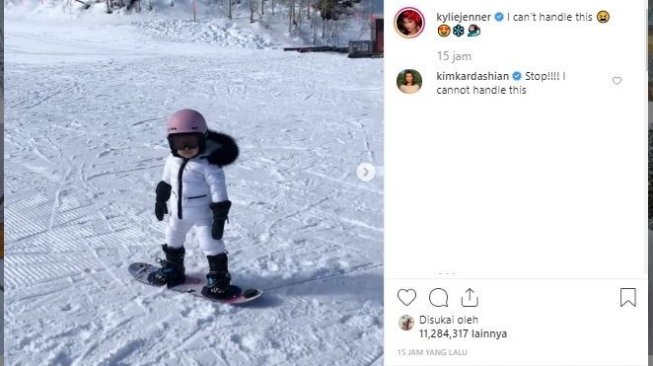 Stormi Webster main snowboarding. (Instagram/kyliejenner)