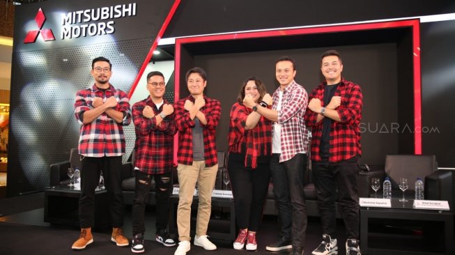 Best 5 Oto: Hyundai Kona N, Vespa Terabas Banjir, Rifat Sungkar Bagi Tips