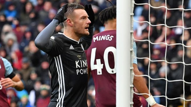 Striker Leicester City, Jamie Vardy melakukan selebrasi usai mencetak gol ke gawang Aston Villa dalam laga pekan ke-16 Liga Inggris 2019/2020 di Villa Park, Birmingham, Minggu (  8/12/2019) malam WIB. [Paul ELLIS / AFP]