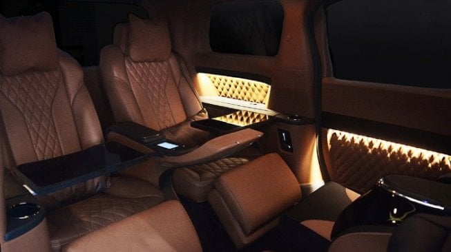 Lombardi Memodifikasi Interior Mobil Mewah  Bak Private  Jet 