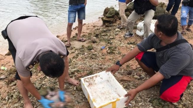 Mayat Bayi Kagetkan Pemancing di Bengkong Laut