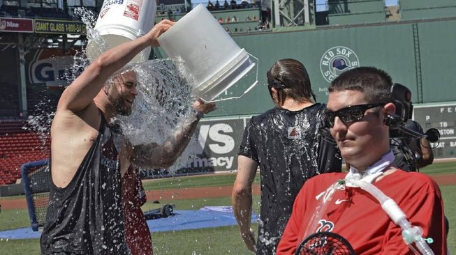 Pete Frates melakukan Ice Bucket Challenge pertama (Instagram)