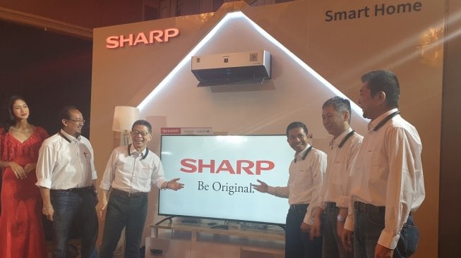 Sharp meluncurkan rangkaian terbaru Android TV dengan Google Assistant di Jakarta, Rabu (11/12/2019). [Suara.com/Dythia Novianty]