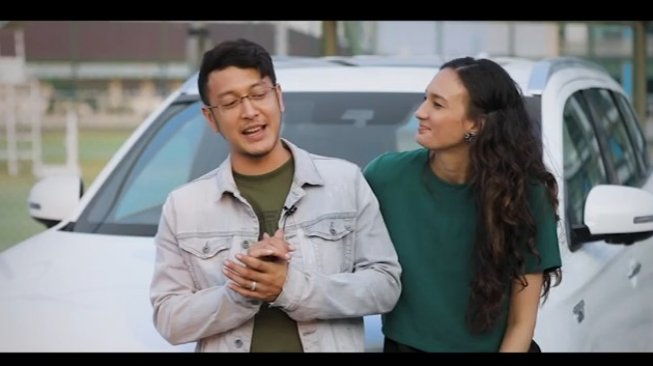 Nadine Chandrawinata Umumkan Kehamilan: Dirgahayu Calon Ayah