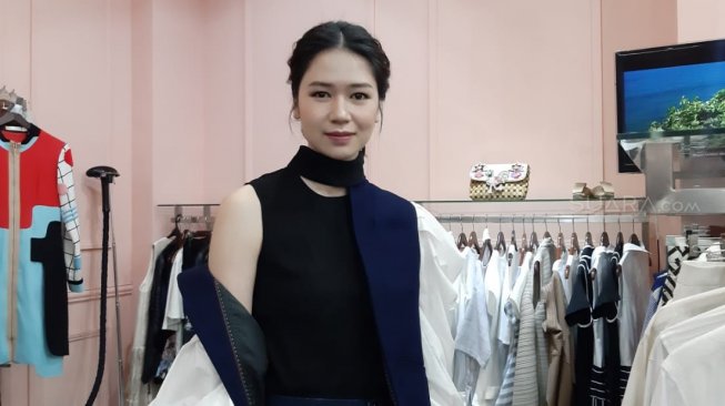 Lindungi Keluarga dari Covid-19, Laura Basuki Pilih Belanja Online