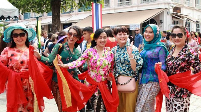 Keren, Saat Kebaya Indonesia Menghentak Jalanan Ibukota Bangkok