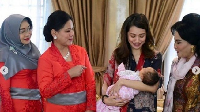 Gista Putri dijenguk Iriana Jokowi dan Wury Ma&rsquo;ruf Amin [Instagram]