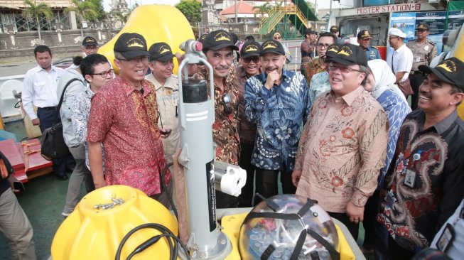 Kemenristek Luncurkan Buoy Pendeteksi Tsunami Hitungan Detik