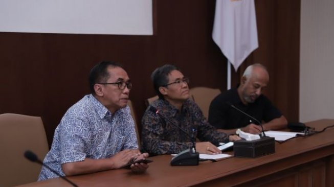 Sejumlah Menteri Berpakaian Wayang, Ribuan Alumni UGM akan Nitilaku