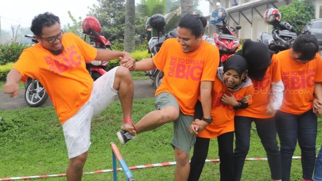 Suasana Gathering Arkadia Digital Media di Camp Hulu Cai, Ciawi, Bogor, Jawa Barat, Jumat (13/2/2019). [Suara.com/ Alfian Winanto]