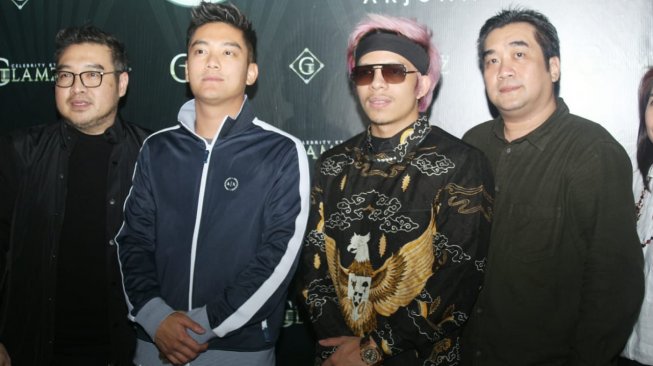 Atta Halilintar dan Boy William menghadiri acara pembukaan karaoke Glamz. [dokumentasi pribadi]