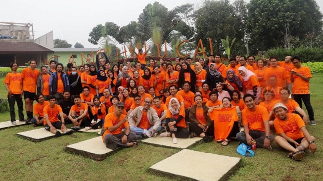 Suasana Gathering Arkadia Digital Media di Camp Hulu Cai, Ciawi, Bogor, Jawa Barat, Jumat (13/2/2019). [Suara.com/ Alfian Winanto]