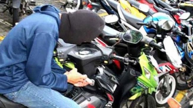 Maling Gondol Motor Wartawan di Parkiran Kantor Wali Kota Batam