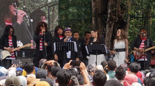 Mensesneg Pratikno tampil dalam Nitilaku UGM di Balairung UGM, Minggu (15/12/2019) - (SUARA kontributor/Putu)