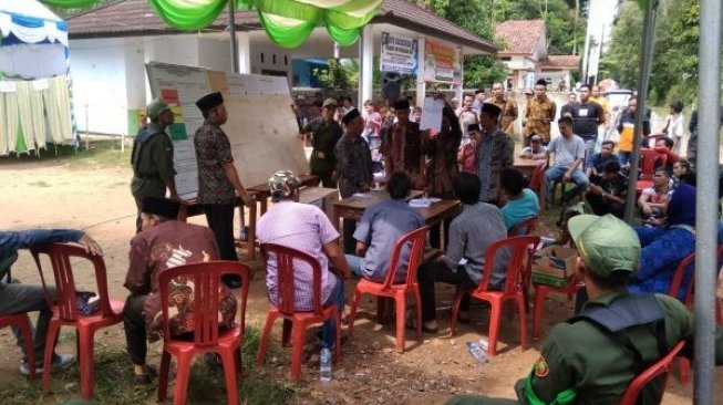Laksanakan Pilkades Secara PAW, Desa Pasir Karag Lancar