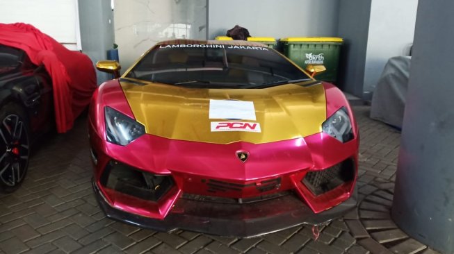 Tak Penuhi Panggilan, Pemilik Lamborghini Kirim Pengacaranya ke Polda Jatim