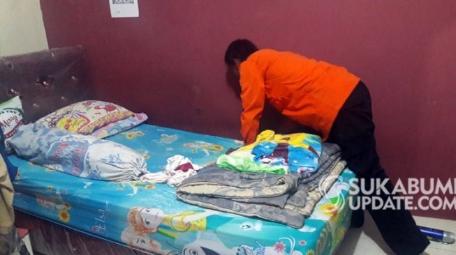 Muncul di Kolong Kasur, Ular Kobra Kini Teror Warga Kembangan Jakbar