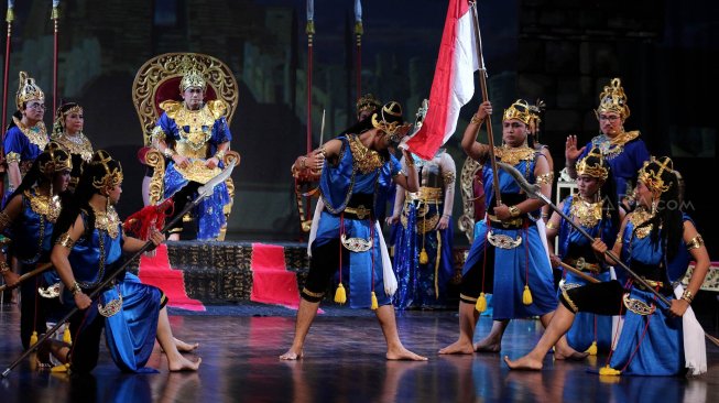 Pagelaran wayang orang Ketoprak Hayam Wuruk BPJamsostek di Jakarta, Senin (16/12) malam. [Suara.com/Oke Atmaja]