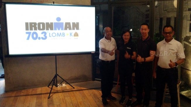 Konferensi pers Triathlon Ironman 70.3 Lombok di kawasan Tanah Abang, Jakarta Pusat, Selasa (17/12/2019). [Suara.com/Arief Apriadi]