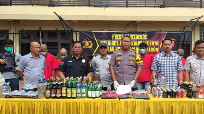 Sepekan Operasi Pekat, Polres Cilegon Sita Ribuan Miras dan VCD Bajakan