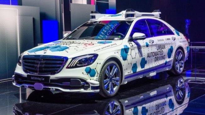Mercedes-Benz Robotaxi yang dipamerkan di Frankfurt Motor Show atau IAA Frankfurt 2019 [Shutterstock].