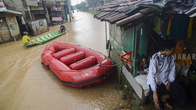 Hujan Deras, Bandung Dilanda Longsor dan Banijr Besar