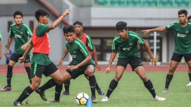 Tim nasional U-16 Indonesia menjalani pemusatan latihan (TC) di Stadion Patriot Candrabhaga, Bekasi, Jawa Barat, Jumat (20/12/2019). Kegiatan itu sebagai persiapan menuju Piala AFF U-16 dan Piala Asia U-16 tahun 2020. (PSSI)