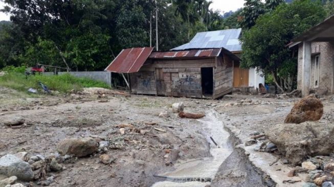 Banjir Bandang Hancurkan Ponpes Bahrul Ulum di Pasaman Sumbar