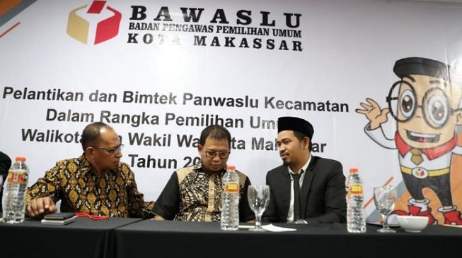 45 Panwas Kecamatan Dilantik, Ini Pesan Iqbal Suhaeb