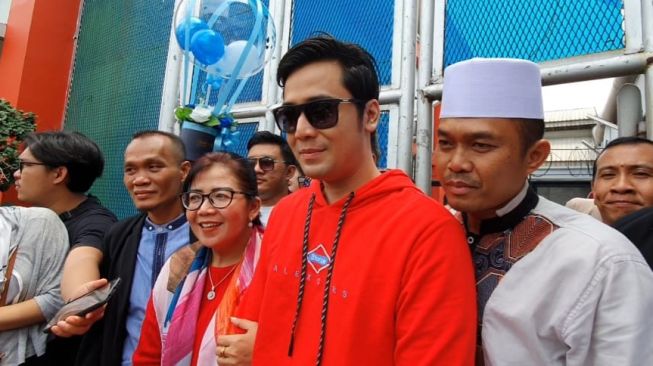 Bebas dari Penjara, Kriss Hatta Baru Sadar Bertepatan dengan Hari Ibu