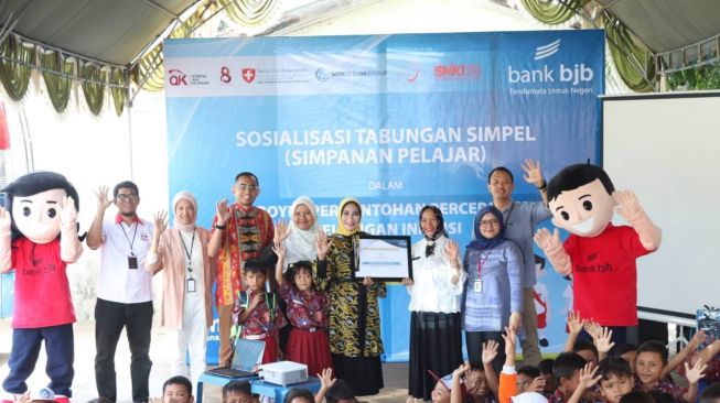 Bank BJB Kolaborasi Sosialisasikan Tabungan Simpanan Pelajar di Cirebon