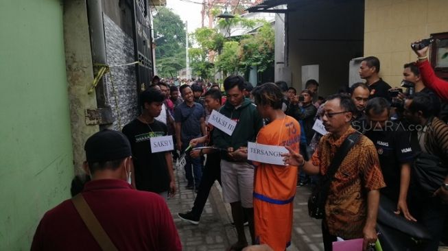 Pesta Miras Berujung Mandi Darah, Ahmad Dibacok Huda hingga Lantai Indekos