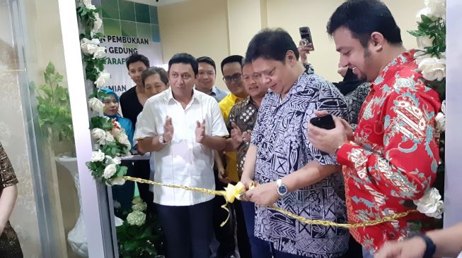 Menteri Koordinator Bidang Perekonomian, Airlangga Hartarto saat peresmian Museum A Rafiq [Suara.com/Herwanto]