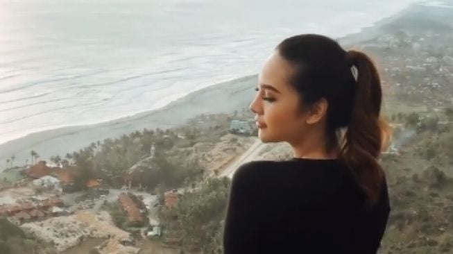 Ini Pesona Bukit Paralayang Watugupit yang Sempat Dikunjungi Anya Geraldine