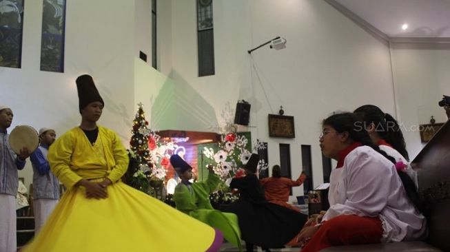 Tarian Sufi dan Syair Gus Dur Warnai Misa Natal di Gereja Katolik Malang