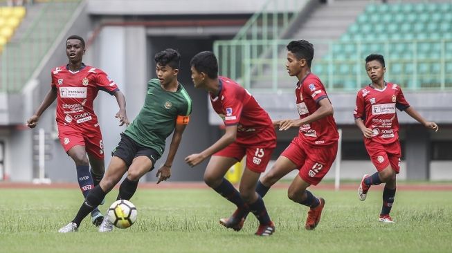 Timnas Indonesia U-16 jalani uji coba di Stadion Patriot Bekasi, Rabu (25/12/2019). [Dok. PSSI]