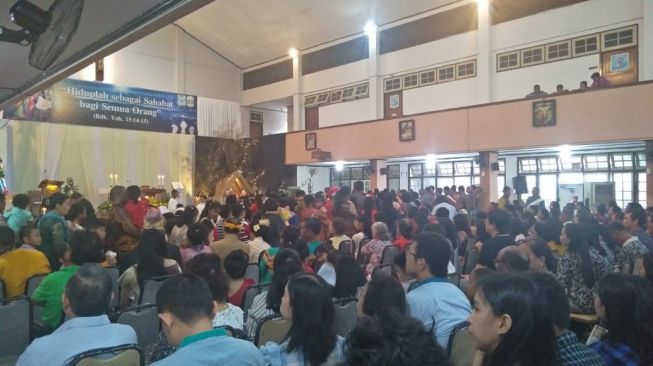 Liturgi di Gereja Katedral Banjarmasin Berlangsung Khidmat