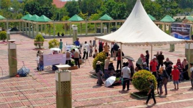 Telur Bisa Berdiri saat Gerhana Matahari 2019, Dibuktikan di Masjid Batam