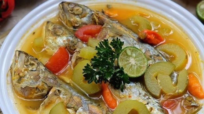 Resep Ikan Lempah Timun, Perpaduan Kuah Segar dan Bumbu yang Khas