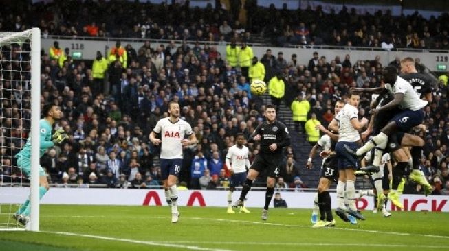 Gol Harry Kane Dianulir, Tottenham Tertinggal Satu Gol di Babak Pertama