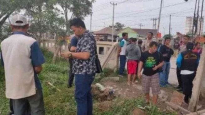 Curiga Bercak Darah di Kardus Kompor, Pemancing Belut Temukan Mayat Bayi