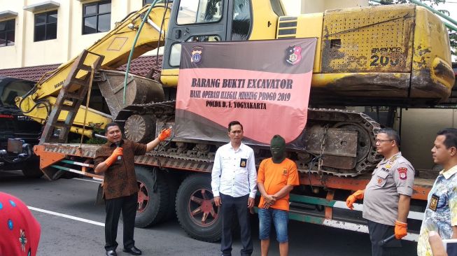 Polda DIY Ringkus 9 Pelaku Penambangan Ilegal dan Sita Tiga Excavator