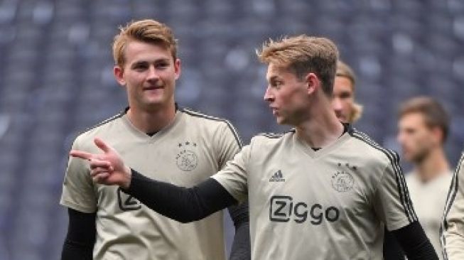 De Jong Yakin De Ligt Cepat atau Lambat bakal Gabung Barcelona